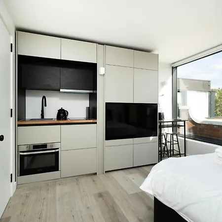 Modern City Living Studios At Antigallican In London Exterior photo